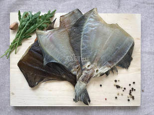 Рыцарское мясо утка: Камбала камчатская вяленая без икры
