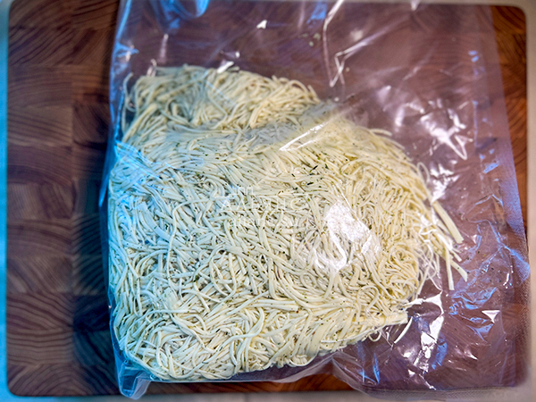 Сырный продукт ФЕРМЕРСКИЙ паутинка  укроп/чеснок в Калининграде
