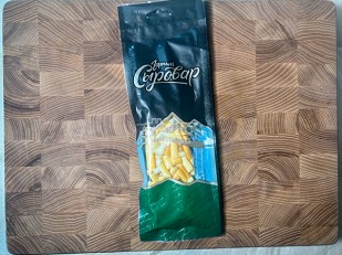 Другие закуски: Сыр 60 гр ГОРНЫЙ СЫРОВАР (Бочонок копчёный)