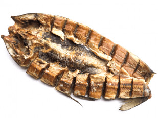 Лещ цимлянский вяленый: Сом (бабочка) холодного копчения